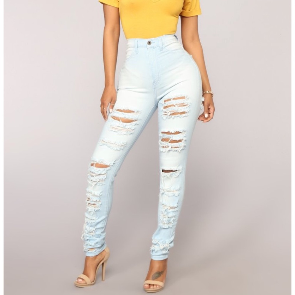 New Fashion Nova Jeans Size 9! NEVER WORN!!